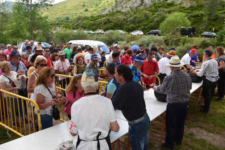 Fotos: Fiesta de la Montaña Palentina en Puente Agudín