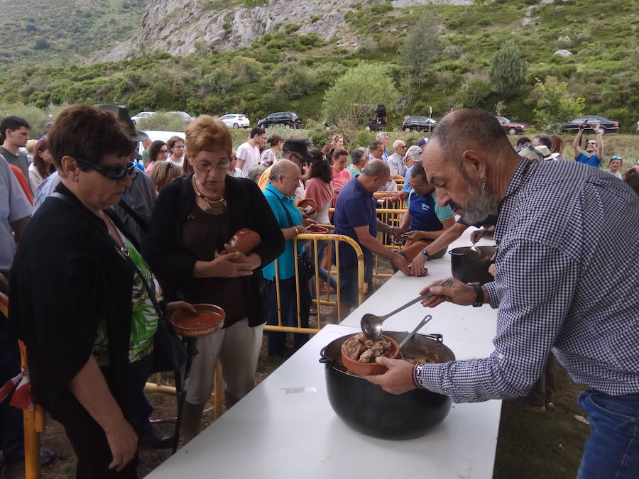 Fotos: Fiesta de la Montaña Palentina en Puente Agudín