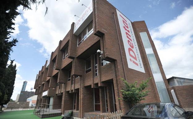 Cierre de la Clinica iDental, situada junto al Hospital Rio Hortega de Valladolid. 