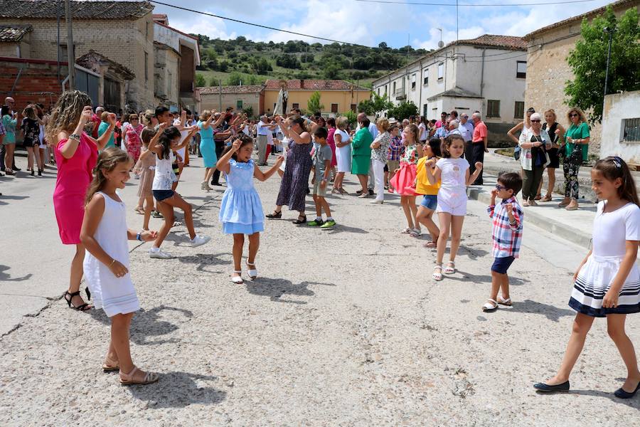 Fotos: Cevico Navero danza a la Virgen del Carmen