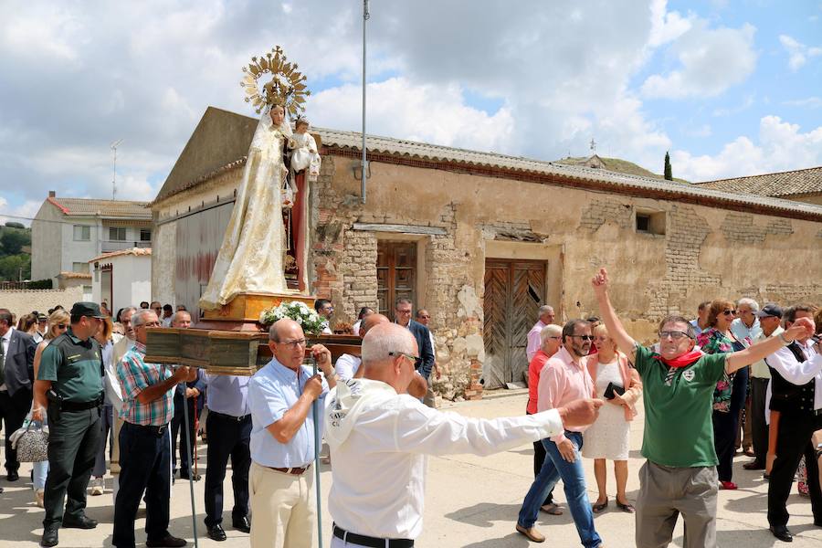 Fotos: Cevico Navero danza a la Virgen del Carmen
