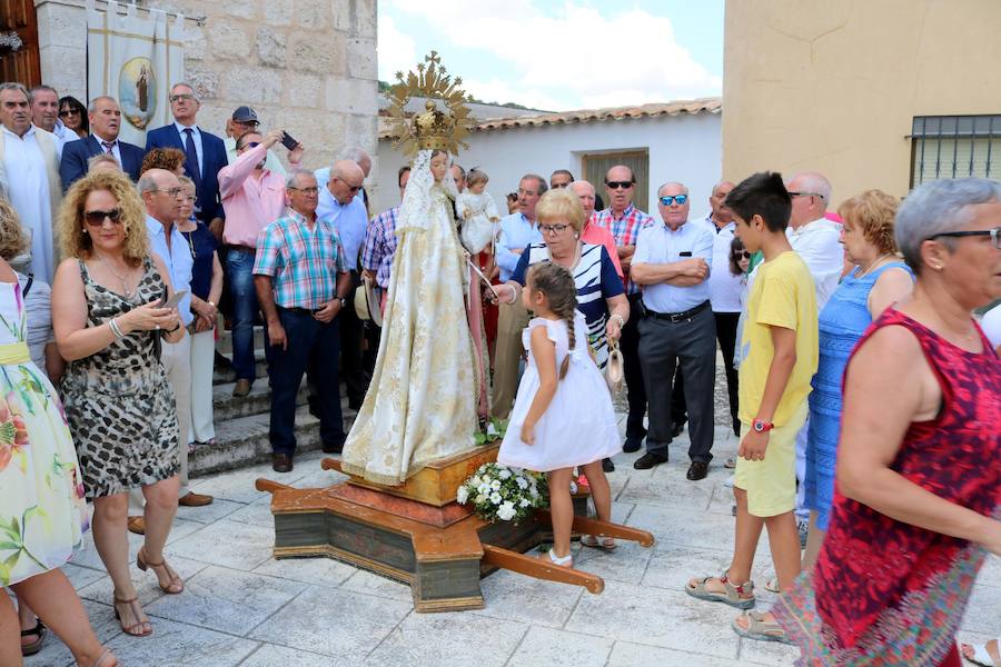 Fotos: Cevico Navero danza a la Virgen del Carmen