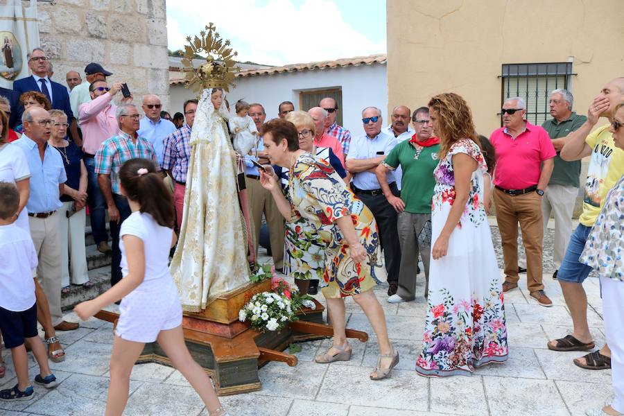 Fotos: Cevico Navero danza a la Virgen del Carmen