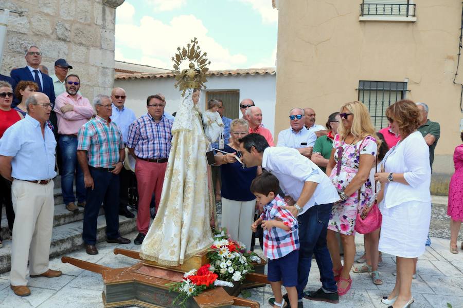 Fotos: Cevico Navero danza a la Virgen del Carmen