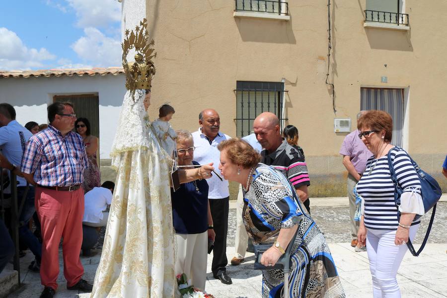 Fotos: Cevico Navero danza a la Virgen del Carmen