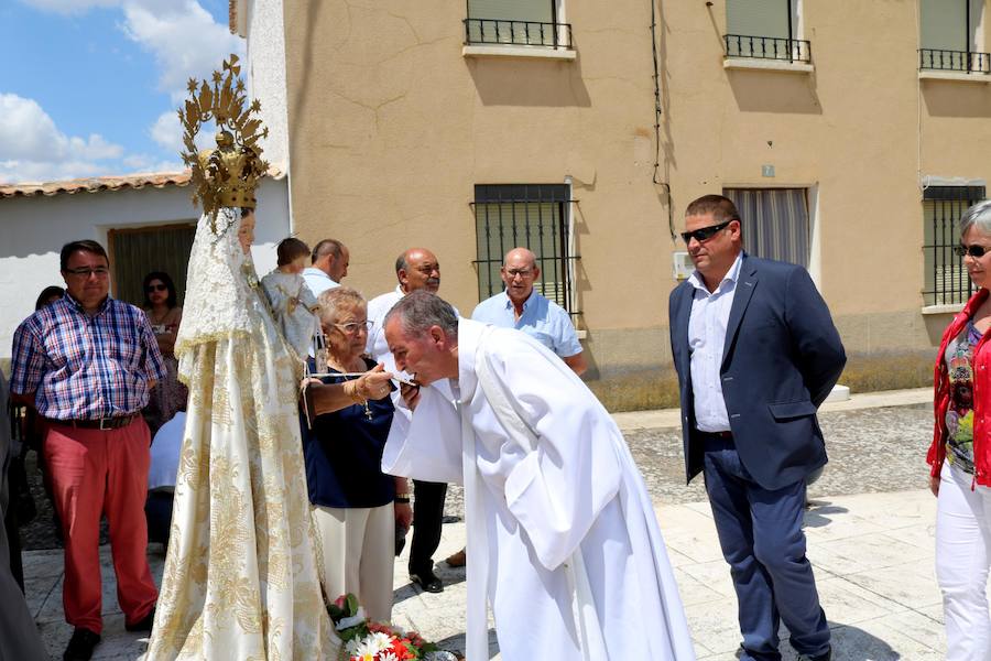 Fotos: Cevico Navero danza a la Virgen del Carmen