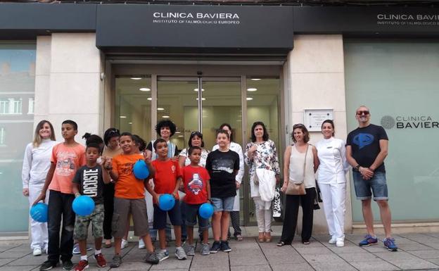 Grupo de niños saharauis en la Clínica Baviera de Palencia. 