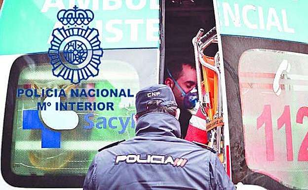 La Policía reanima a un operario que se desvaneció cuando realizaba labores de control de termitas en una iglesia de Astorga