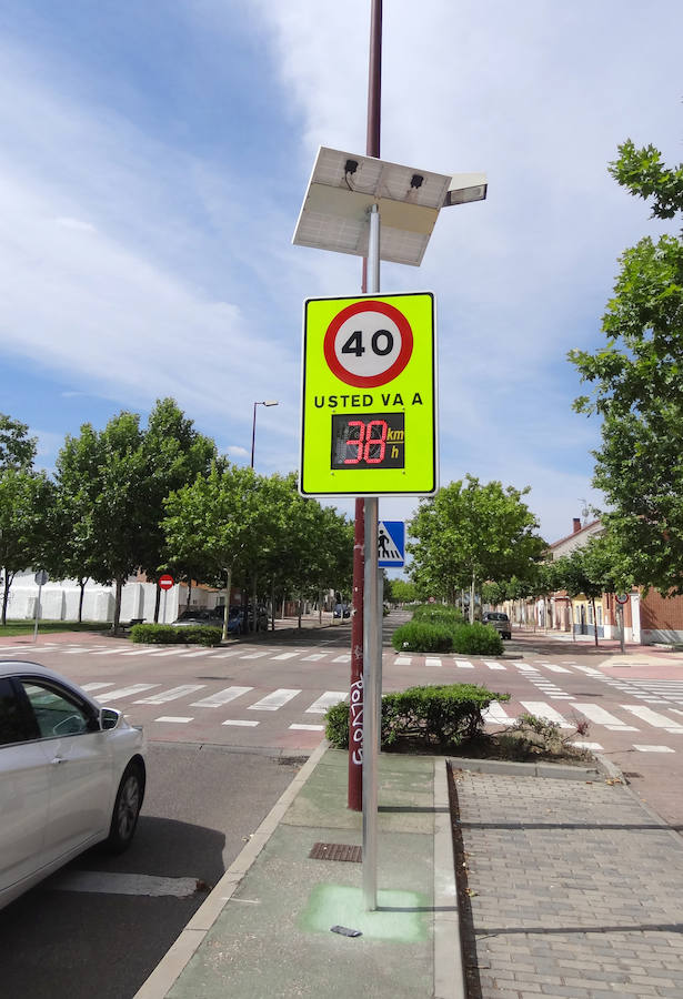 El Ayuntamiento ha instalado nueve nuevos avisadores de velocidad durante este mes de julio y se suman a los ya existentes desde hace dos años (avenida de Zamora, Daniel del Olmo y camino del Cabildo).