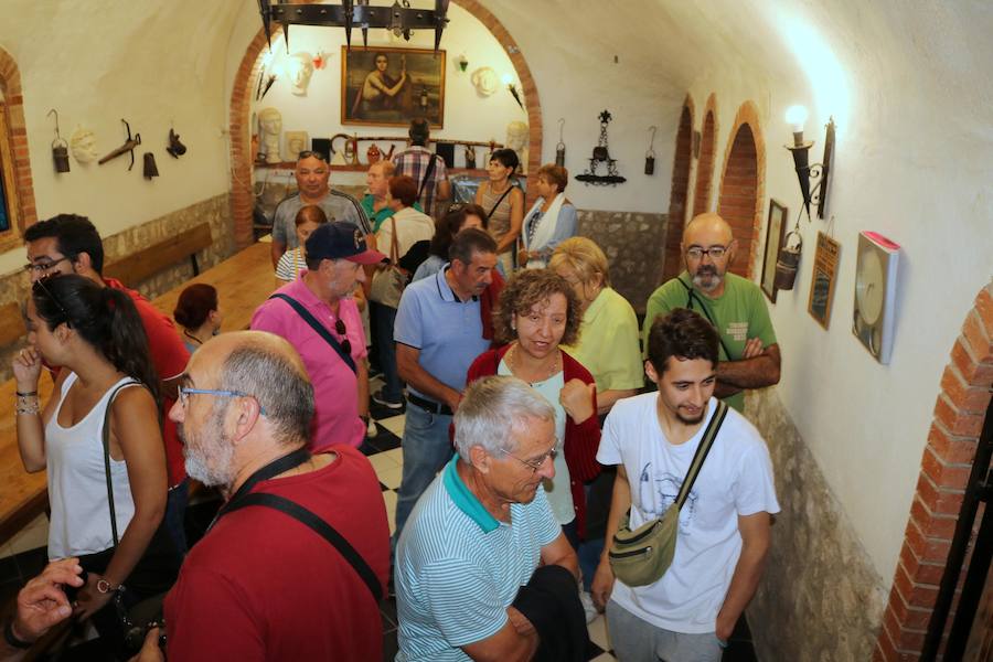 Fotos: Ruta por las cuevas y bodegas de Dueñas