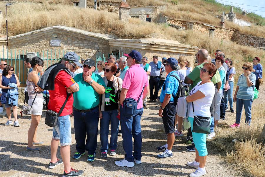 Fotos: Ruta por las cuevas y bodegas de Dueñas