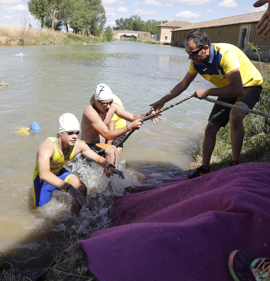 Fotos: Travesía a nado en Paredes de Nava