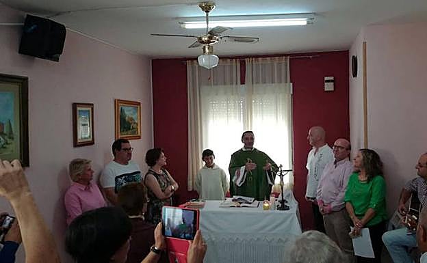 Misa celebrada en el centro cultural..