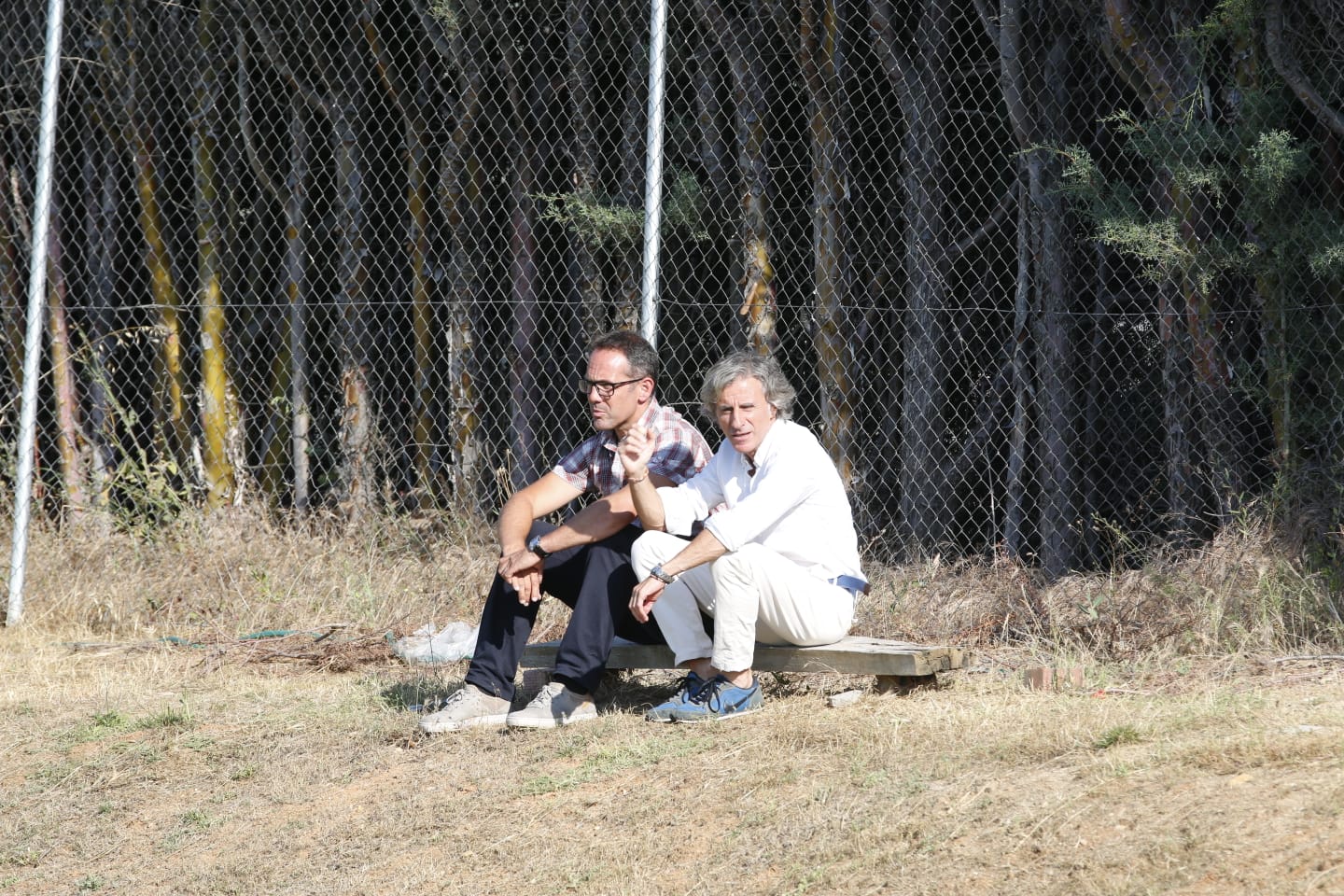 El nuevo técnico está presente en la sesión vespertina y mañana será presentado y seguirá el primer amistoso de pretemporada ante el Tordesillas