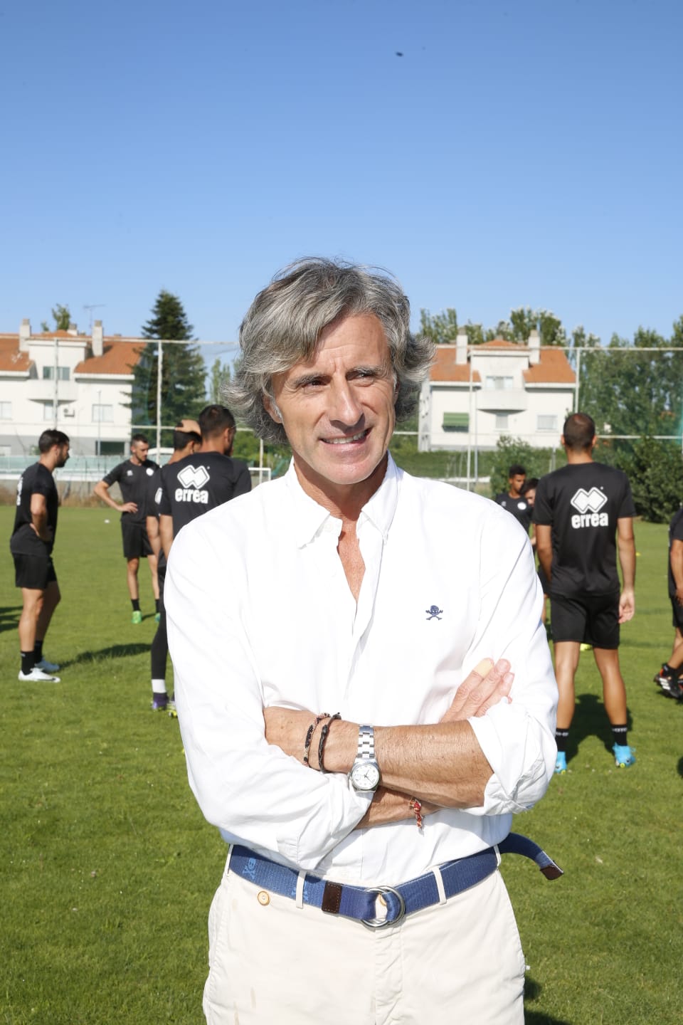 El nuevo técnico está presente en la sesión vespertina y mañana será presentado y seguirá el primer amistoso de pretemporada ante el Tordesillas