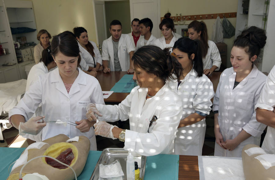 Alumnos de la Escuela, en una práctica.