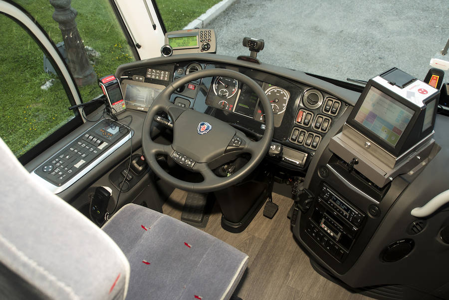 Fotos: Puesta de largo de los autobuses Avanza (1)