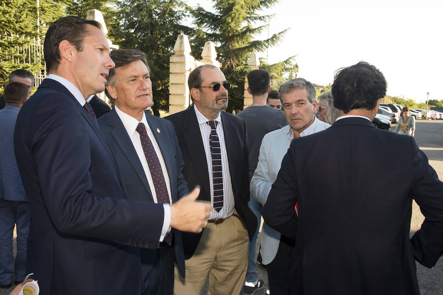 Fotos: Puesta de largo de los autobuses Avanza (1)