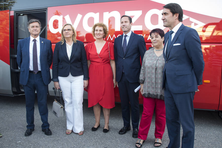Fotos: Puesta de largo de los autobuses Avanza (1)