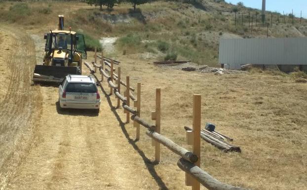Trabajos para la renovación del vallado. 