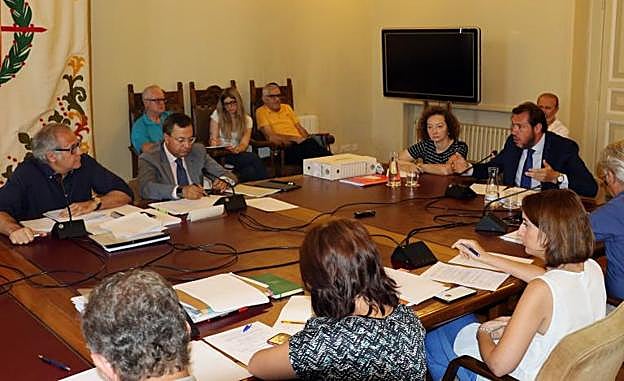 Comisión de Investigación en la que el alcalde de Valladolid ha comparecido durante más de tres horas y media.