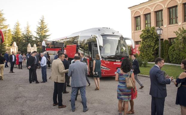 Presentación de la nueva concesión del transporte entre Segovia y Madrid, que asume Avanza a partir del 8 de agosto. 