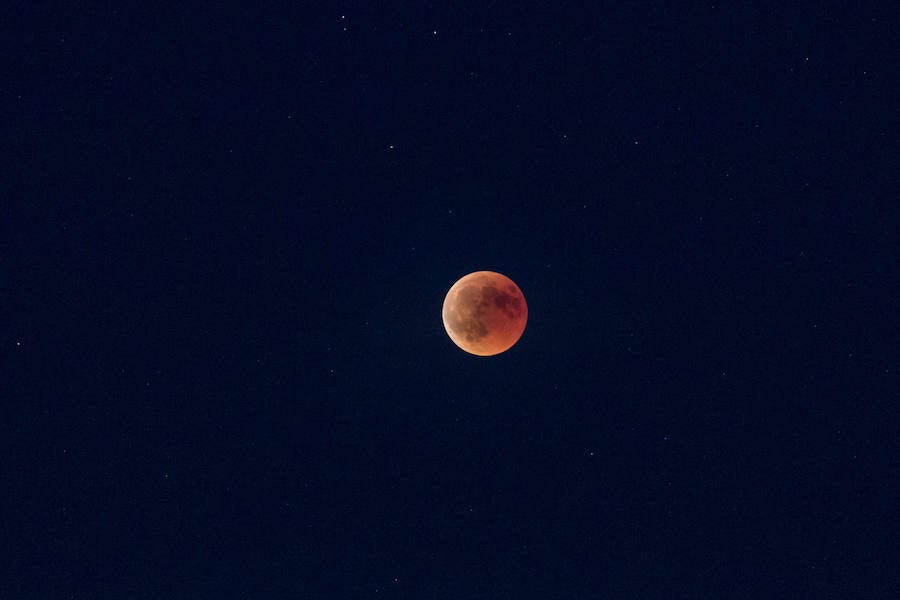 Fotos: Eclipse y luna de sangre en Salamanca