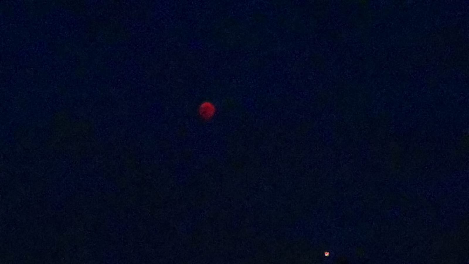La luna vista en Bullas (Murcia)