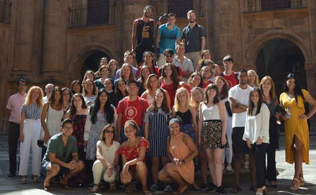 La UPSA concluye la formación de 90 profesores americanos de español