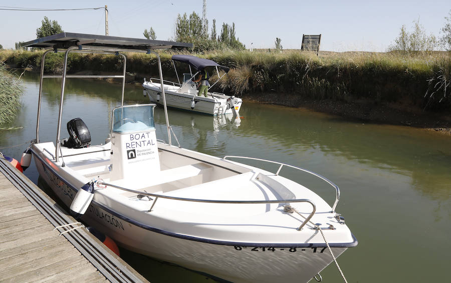 Fotos: Villaumbrales estrena 3 barcas