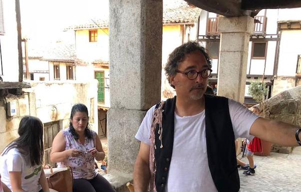 Gabriel Calvo, antes del pregón y preparado para realizar el pasacalles. :