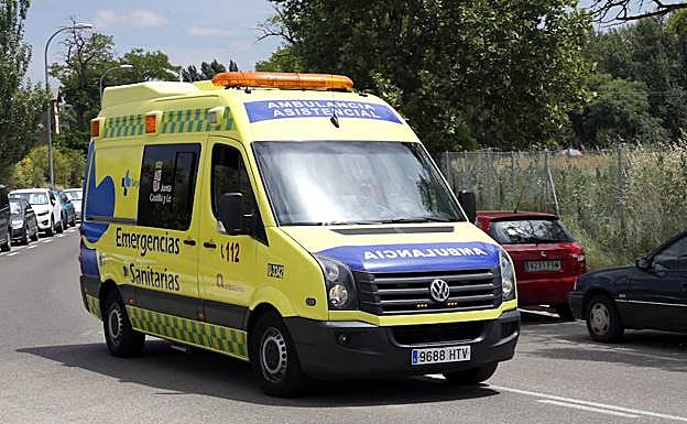 Cuatro heridos en una colisión frontal entre dos turismos en Torrecaballeros