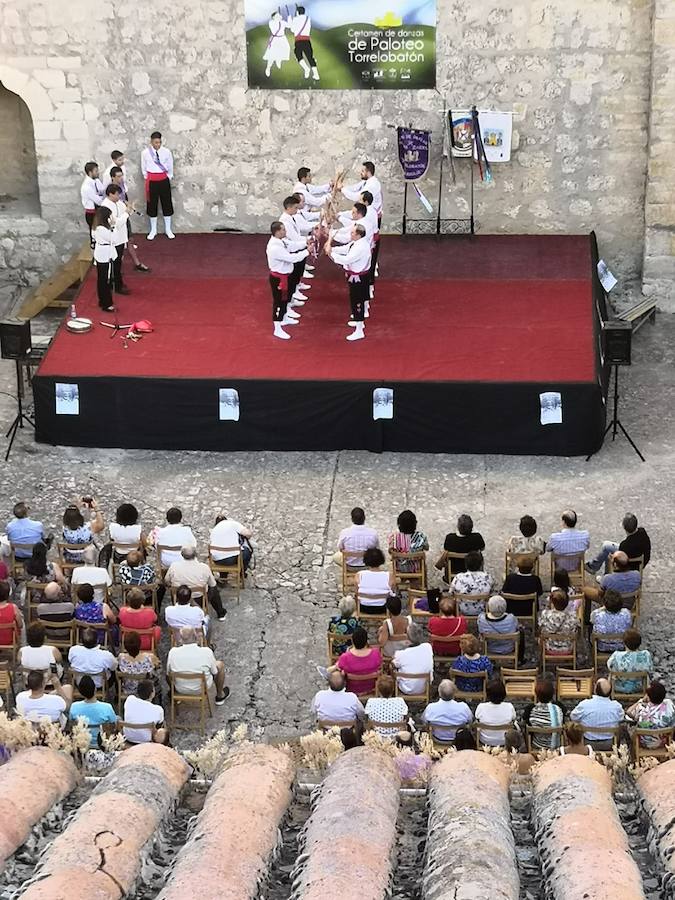 Fotos: XII Certamen de paloteo en Torrelobatón