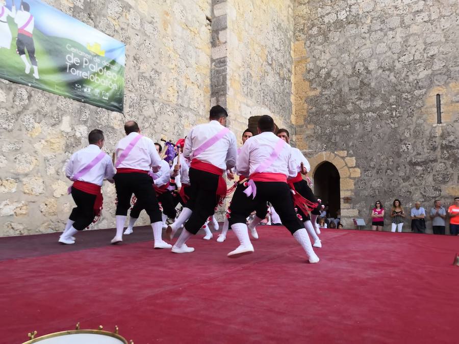 Fotos: XII Certamen de paloteo en Torrelobatón