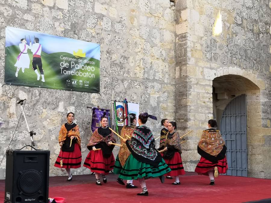 Fotos: XII Certamen de paloteo en Torrelobatón