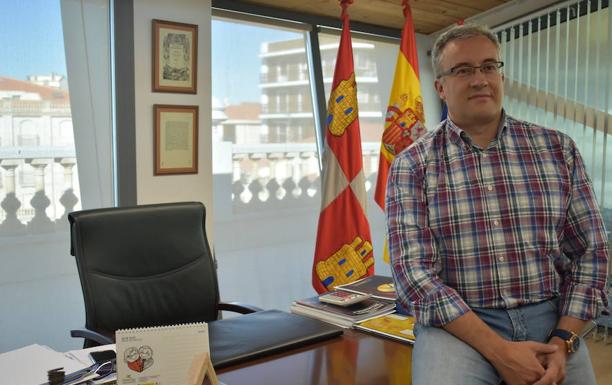 Julián Ramos, alcalde de Guijuelo, durante la entrevista. :