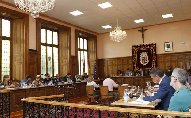 Pleno en el Ayuntamiento de Palencia. 