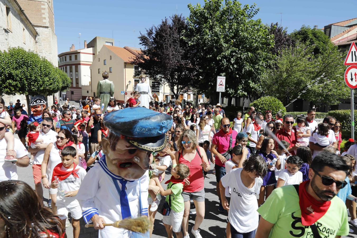 Fotos: Chupinazo, gigantes y cabezudos y subasta de balcones en Peñafiel