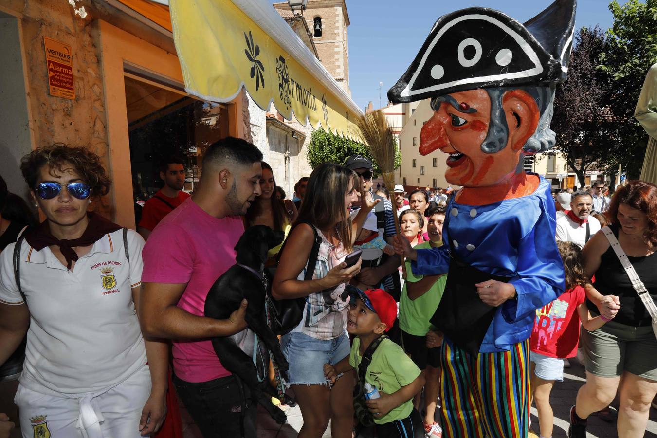 Fotos: Chupinazo, gigantes y cabezudos y subasta de balcones en Peñafiel