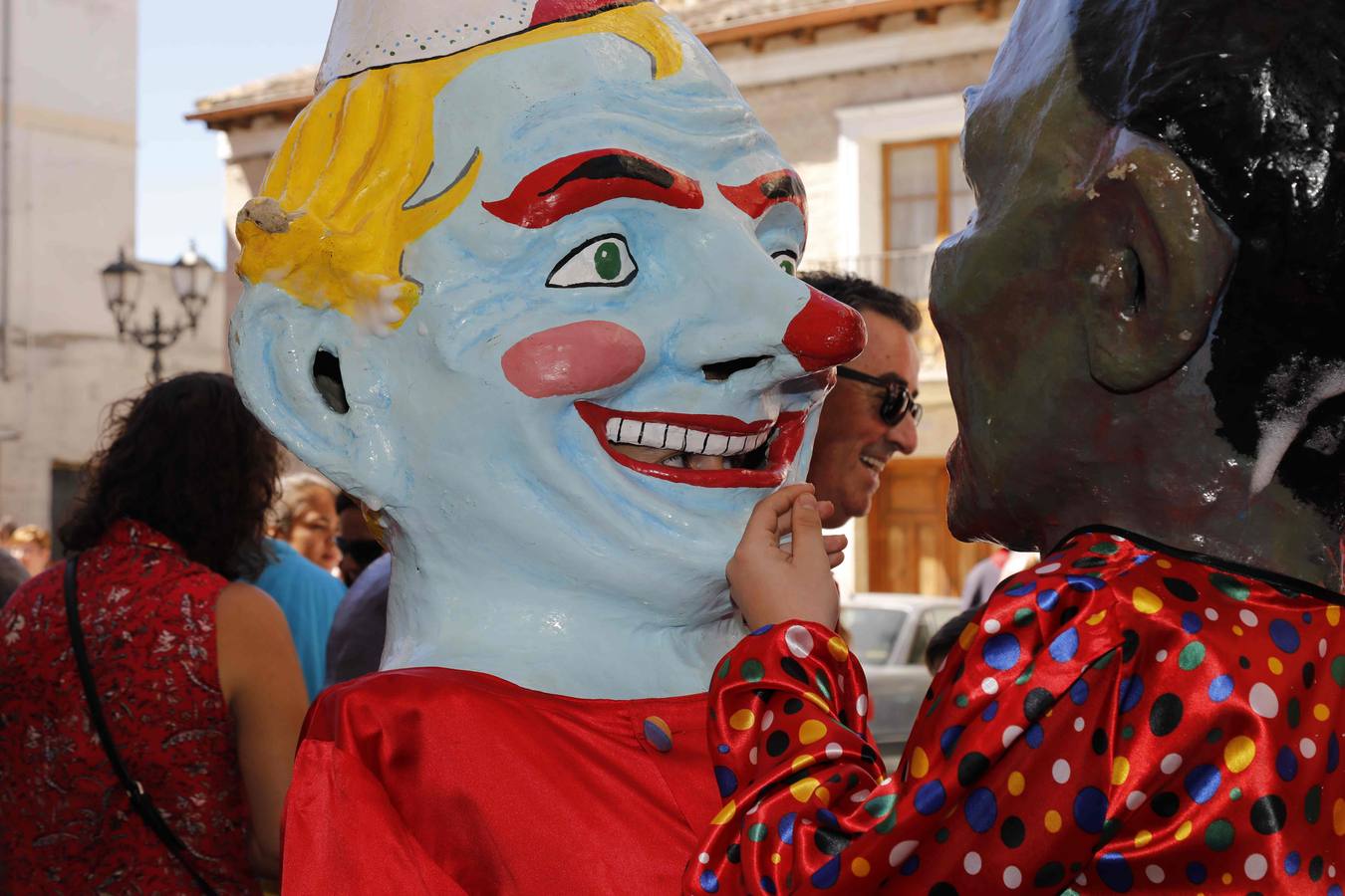 Fotos: Chupinazo, gigantes y cabezudos y subasta de balcones en Peñafiel