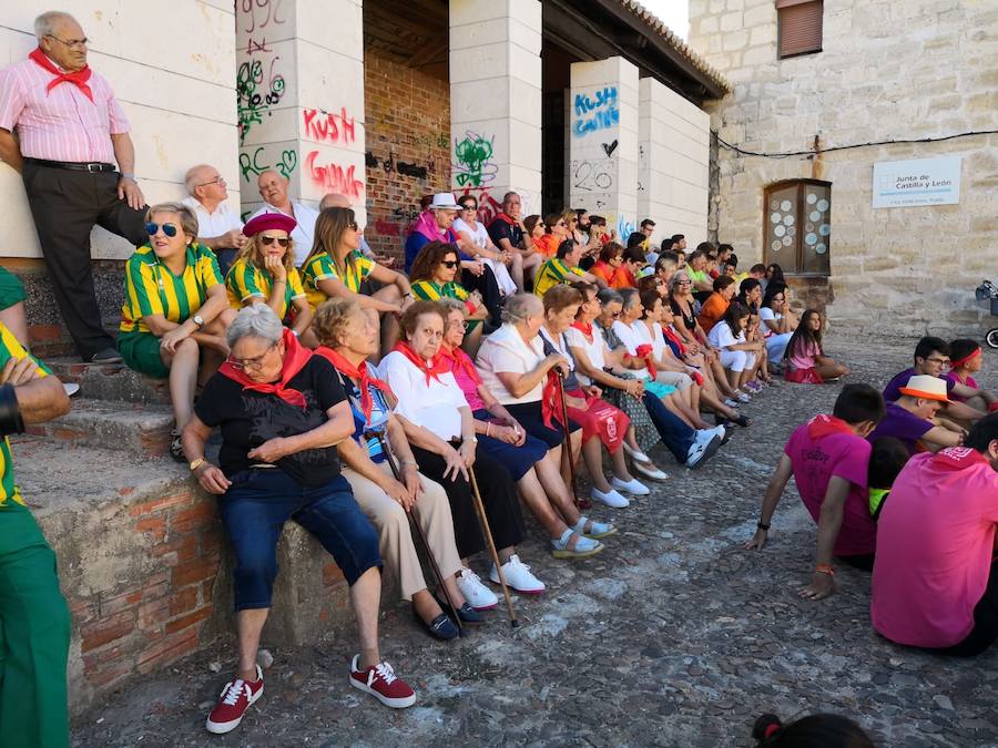 Fotos: Pregón y pasacalles en Wamba