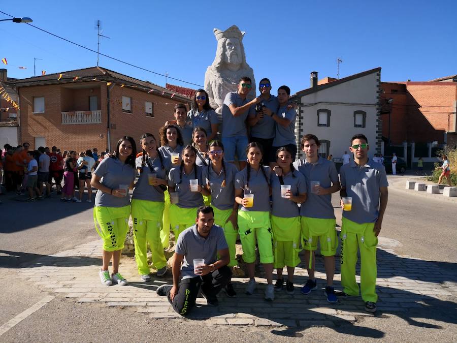 Fotos: Pregón y pasacalles en Wamba