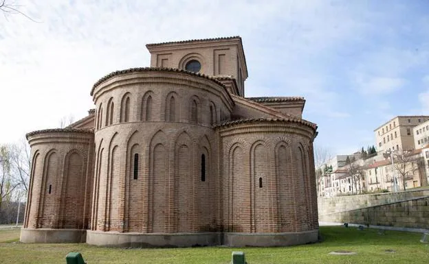 La Iglesia de Santiago cambió radicalmente tras una modificación del arquitecto vallisoletano Anselmo Arenillas.