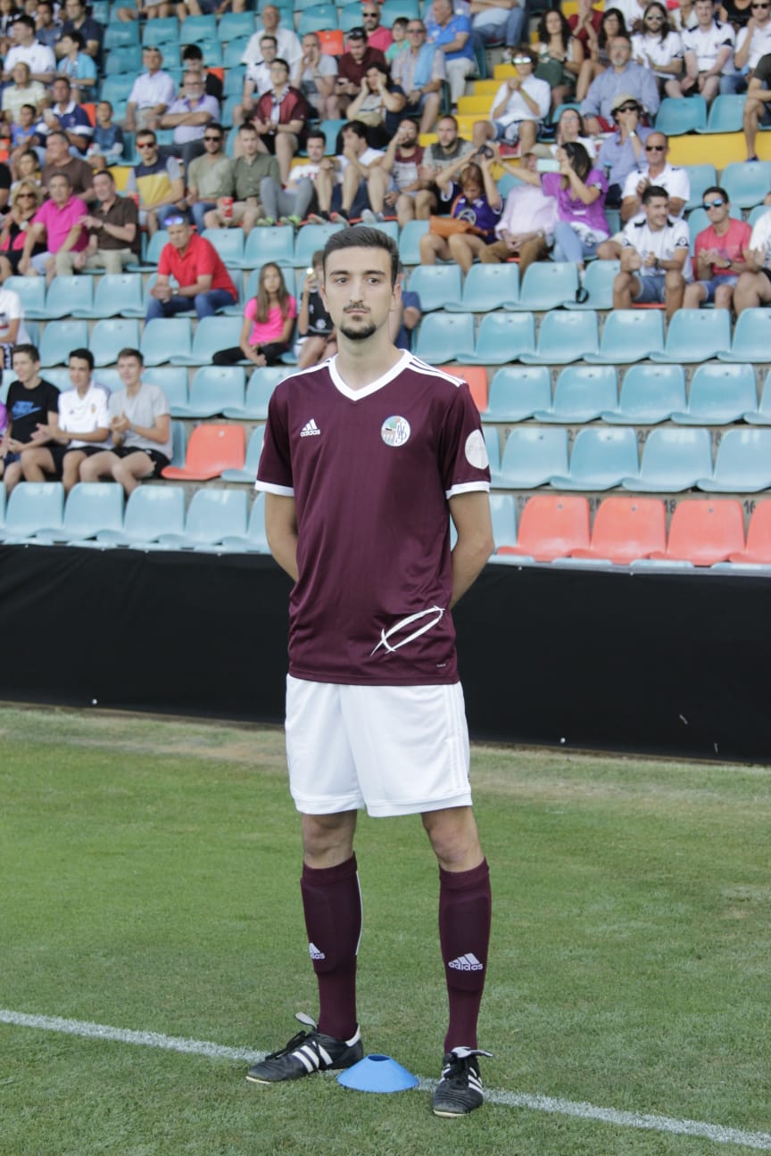 Fotos: Presentación del CF Salmantino ante el Villanovense