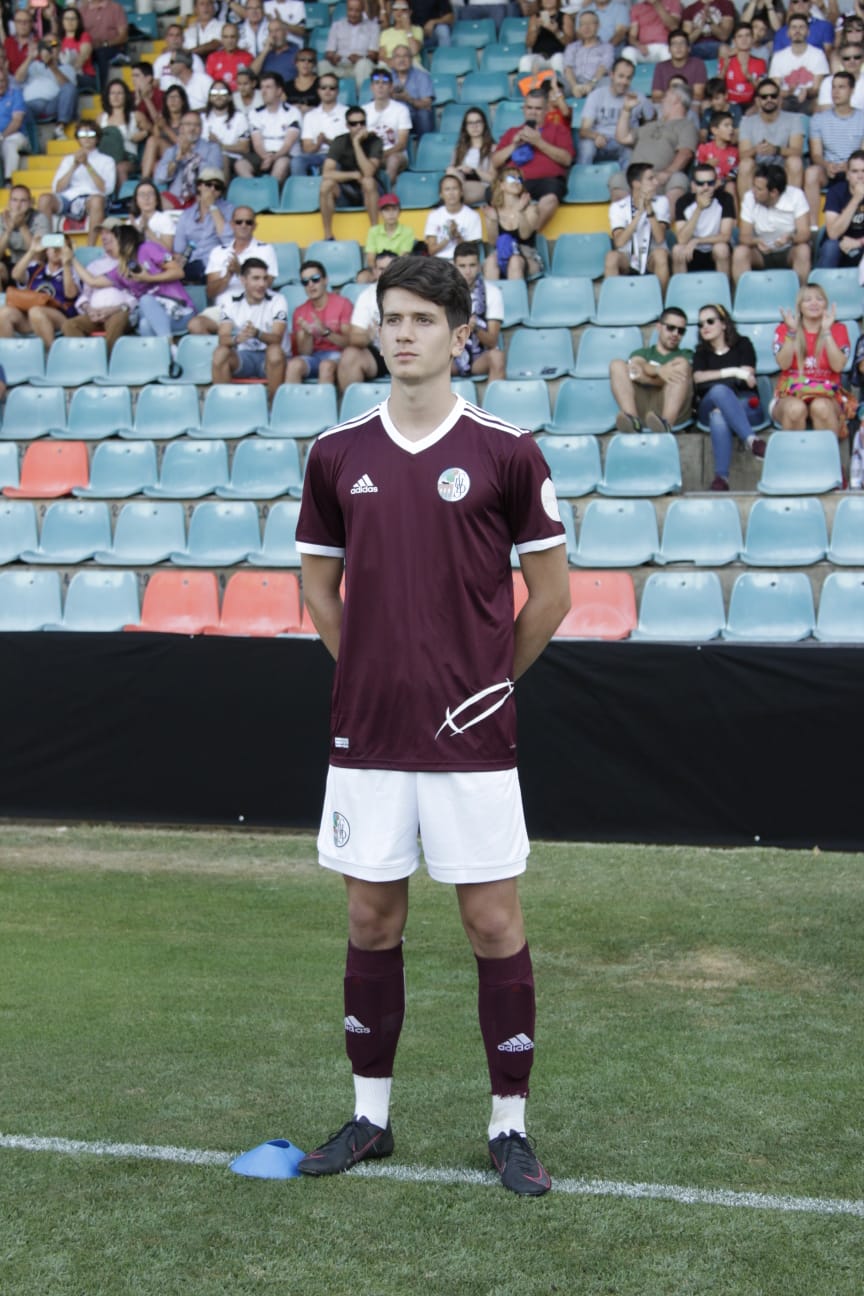 Fotos: Presentación del CF Salmantino ante el Villanovense