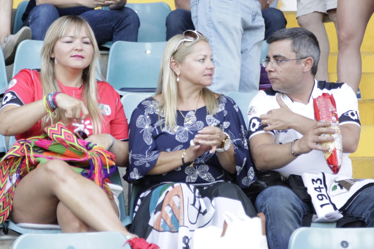 Fotos: Presentación del CF Salmantino ante el Villanovense