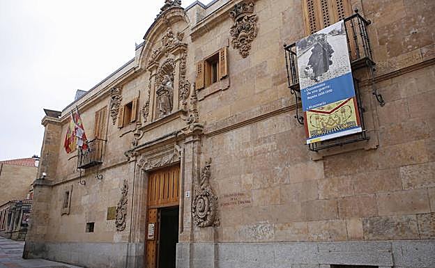 Fachada de la sede del Archivo de la Guerra Civil en la calle Gibraltar de la capital salmantina. 