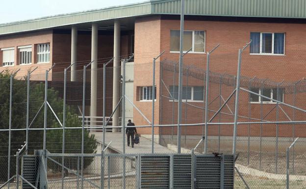 Exterior del centro penitenciario. 