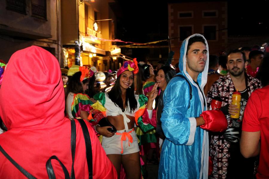 Fotos: Fiesta de Fin de Año en Baltanas