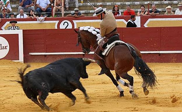 Andy Cartagena, triunfador con tres orejas y un rabo. 